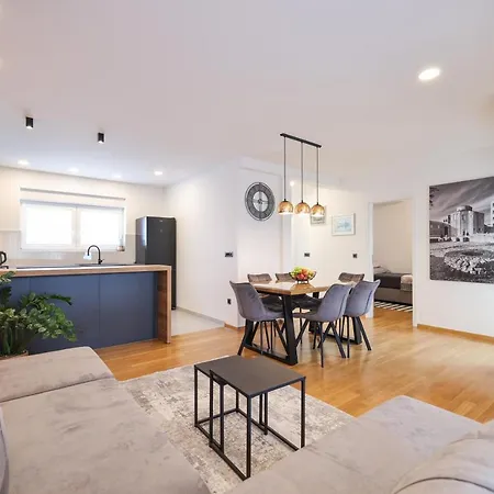 Apartman Fortuna Zara Esterno foto
